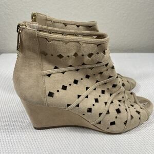 Michael Kors Uma Laser-Cut‎ Suede Wedge Bootie Sandals Peep Toe Sz 8M / 38